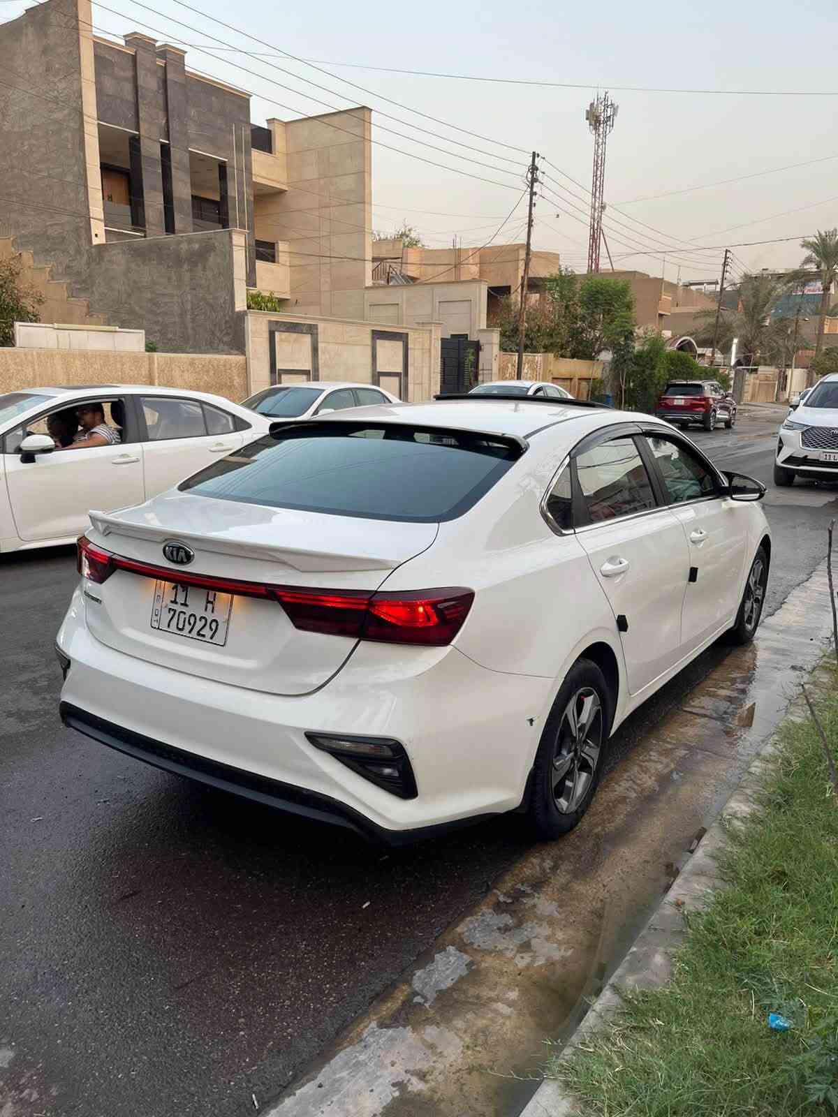 السلام عليكم
للبيع كيا سيراتو 2019 خليجي 

ماشية 79 الف كيلو

فول مواصفات 1/1 

السياره بدون صبغ / بدون تبديل 

1600 دوش  + كير At على وضع الشركة

سلايد

مري شفط

تبريد قطعتين 

شاشه + كامره

داخل جلد 

دوشمه ارضيه جلد 

المكان الغزالية
السعر 143 وبيها مجال
***********
