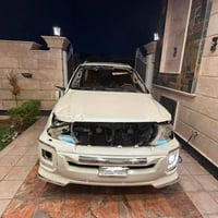 لاندكروز 2014 ابيعها على حادثها ايرباكات  دركة ودشبول سليمة فقط بردات ...
