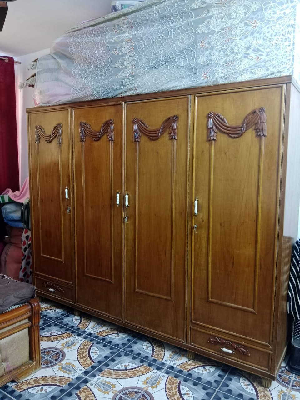 سلام عليكم غرفه للبيع 
اصغيره وحلوه واني فاتحه لان ماعندي مجال
صاج توصا مسويه عارضه 450 
الي اتفيده يراسلني او يتصل ***********
عنوان شهداء البياع
