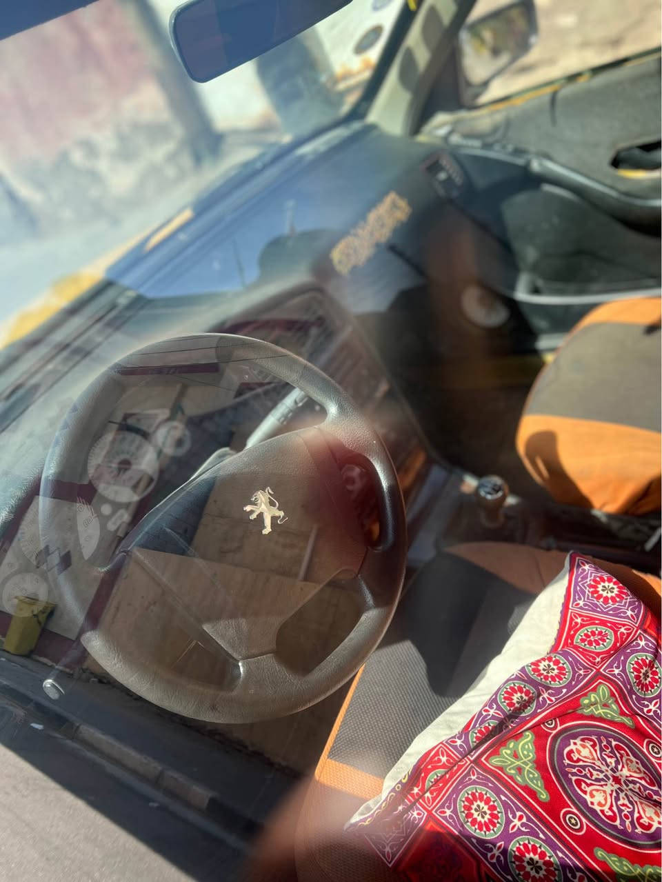 بيجو بارص مديل13 
كير محرك مابيهن شي 
تبريد شغال 
حدادية جديده
كهربائيات كلها شغاله سياره نضيفه بيها ملاحضات زغيره 
 سنوية ل2029 ياله تنتهي  غرامات ماعليها فقط هيئه سنه وحده 

سعر 29 وبيها مجال 
واتساب *********** البصرة, العراق
