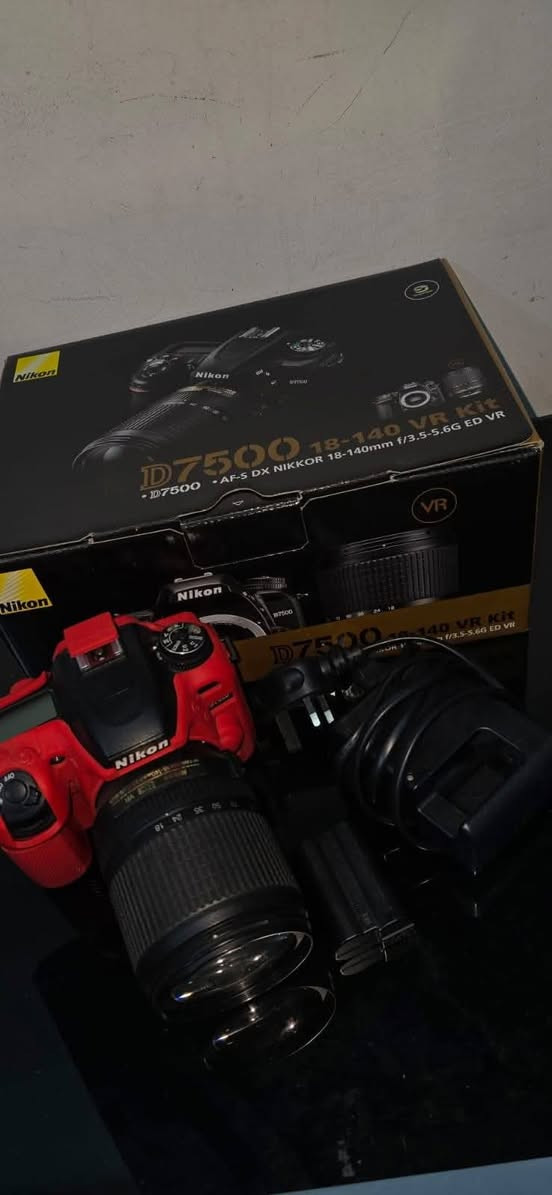 📸 للبيع كامرة Nikon D3400
✅ كامرة أصلية بحالة ممتازة جداً
✅ عدسة زوم مرفقة 18-55
✅ بطارية وشاحن أصلي
✅ كارتون موجود
✅ مناسبة للتصوير الاحترافي وتصوير المناسبات والجلسات
الكامرة نظيفة وجاهزة للعمل بدون أي مشاكل.
📩 للاستفسار راسل الصفحة
📞 أو اتصل على الرقم: ***********
