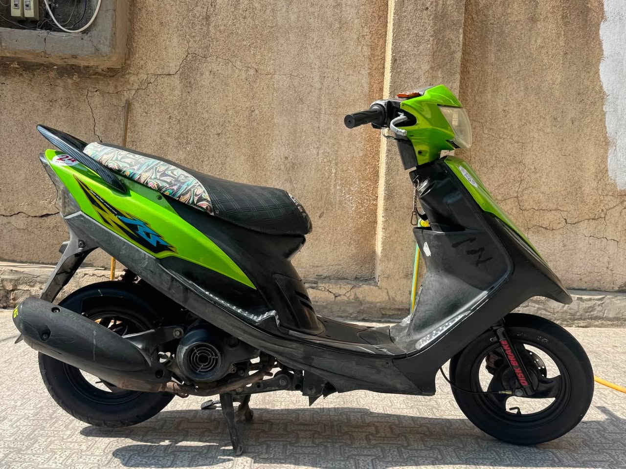 السلام عليكم
ماكس عدله للبيع مكينه بلادي(كدامك الصوره)

تاير  ودبل جديد 🏍️

كفرات تجاري

كهربائيات شغالة سلف هندر🔊 

ما ناقصهة اي شي شغل وترايك للبصرة💫 
 
السعر 650 

توااصل واتساب ***********
