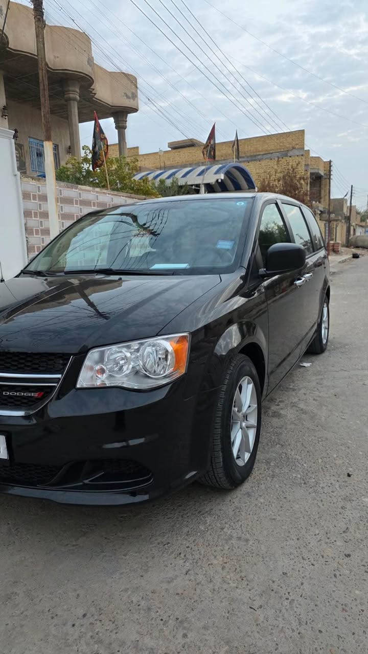دوج كرفان sxt موديل 2018 للبيع او المراوس حسب القناعه رقم كربلاء تحويل ثاني يوم حادثهه نص الصندوك والجاملغ الخلفي السعر 165 وبي مجال قليل للشراي للاستفسار الاتصال ع الرقم *********** بي واتساب . عمارة, ميسان
