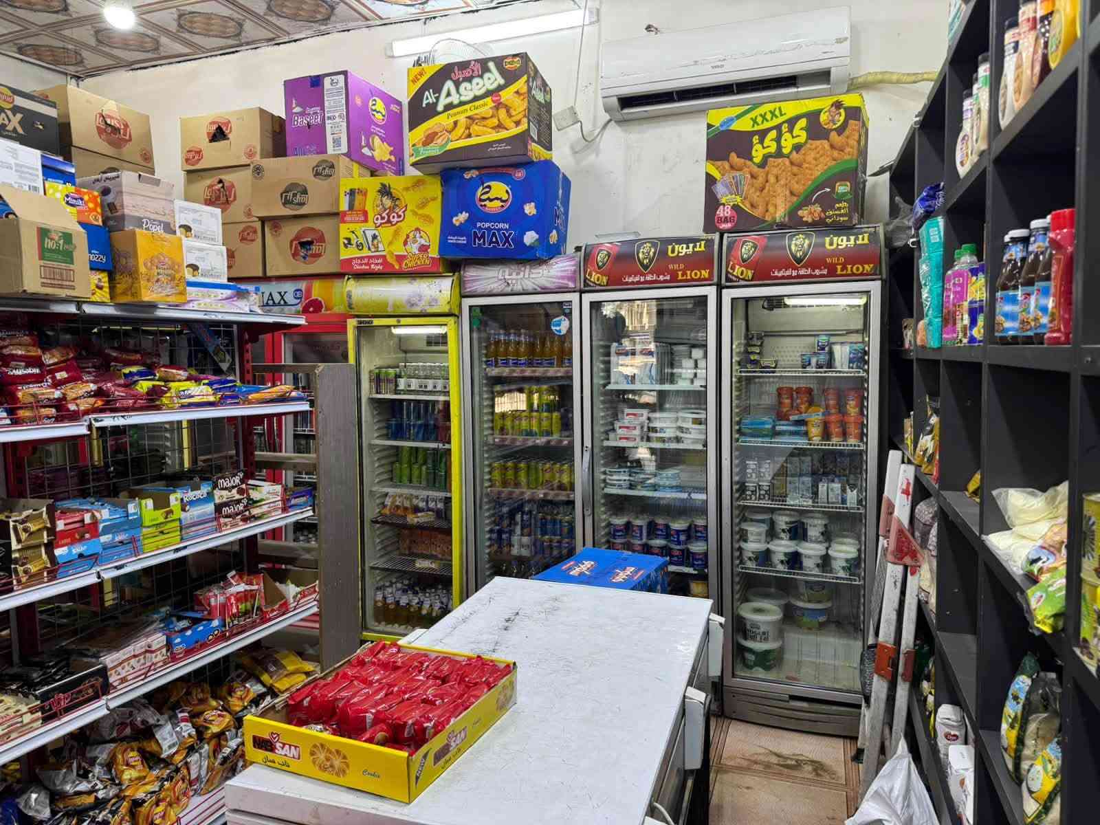 شارع ابو طالب • محل مجهز • بردات عامودي ٩