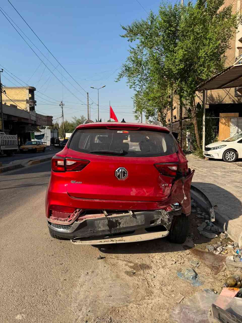 السلام عليكم 
mg zs 2020
السيارة ابيعها على وضعها بيها ٣ قطع فقط بنيد و جاملغ و جنطة و بيهة شاصي الايسر الباقي كفالة من الشخط و محرك و گير و كهربائيات شغالات 
السيارة ما بيها اي حادث فقط الي كدامكم بلصورة
قبلها اي شي ما بيها السيارة 
مكاني بغداد البياع عارضها بسعر 75 و بيها مجال 
للاتصال ***********
(لتكسر بالسيارة اذا متشتري)
