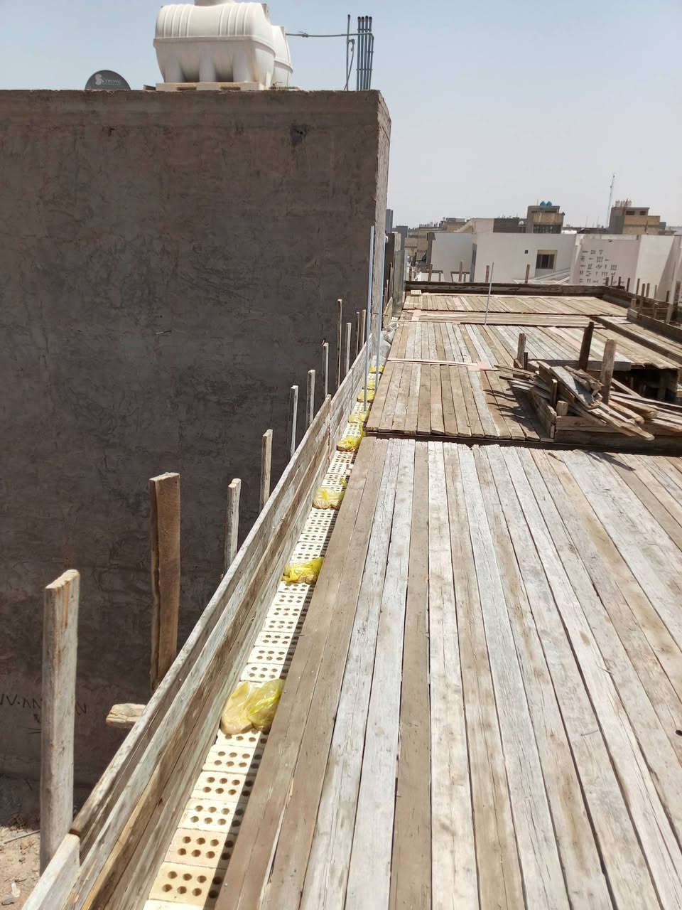 سلام عليكم ورحمه الله
نجار قالب متفرغ 
شغل هندسي واسعار مناسبة

داخل لامين 
للتواصل خاص او الاتصال على الرقم التالي 
*********** صادق النجار 
@إشارة
