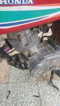 ٤ گير • بدون اوراق • محرك قوي