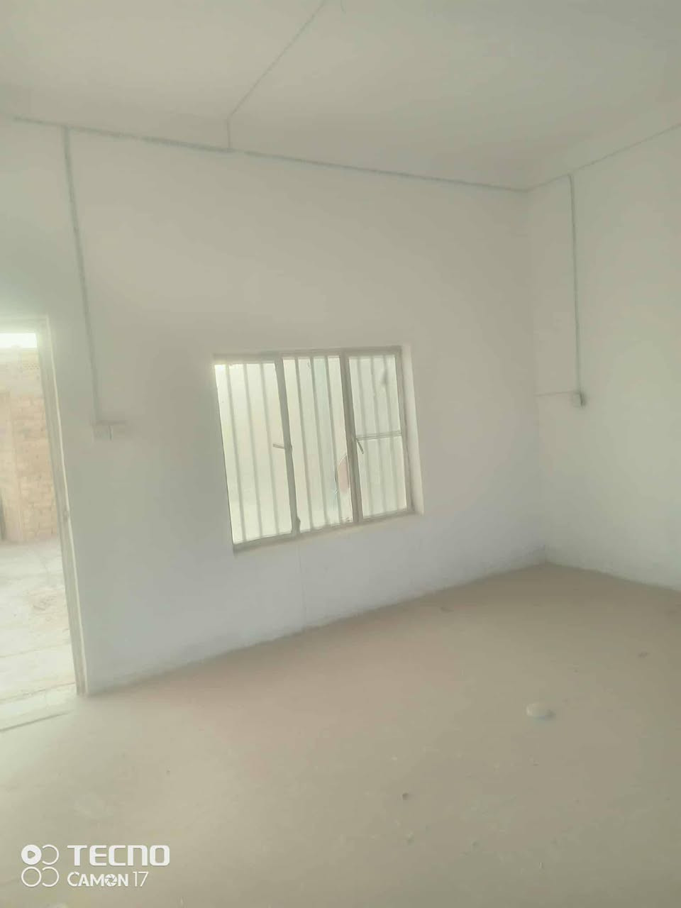 🏡 دار سكن رائع للبيع في حي الوحدة! 🏡
(قرب مدرسة الجماهير - على شارع عام بعرض 20 متراً تقريباً)
​🔹 معلومات أساسية:
• نوع السند: طابو صرف.
• المساحة: 245 متر مربع.
• التصميم: طابقين (عكادة، جاهز للسكن الفوري).
​🔹 محتويات الدار:
• 🛏️ 4 غرف نوم واسعة.
• 🛋️ صالتين مع استقبال منفصل.
• 🍳 مطبخ مرتب.
• 🚿 صحيات داخلية وخارجية.
• 🚗 طارمة واسعة ومميزة.
​🏷️ لمعرفة السعر وتفاصيل أكثر:
يرجى الضغط على (لايك 👍) وكتابة (تم 💬) في التعليقات، أو الاتصال بنا مباشرة على الأرقام التالية:
​📞 ***********
📞 ***********
​📌 مكتب دبي للعقار والمقاولات العامة
(الديوانية - السايدين الجمهوري - مقابل مدرسة القدس للبنات)

نص مكتوب في الصور:
- TECNO CAMON 17