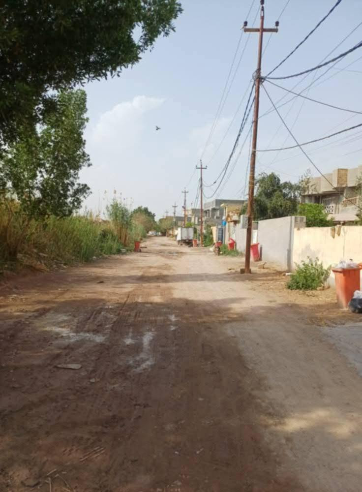 بيت للبيع منطقه البستان  نزلت فائز الحداد مساحه 200م طابق واحد غرفه 6في 4 استقبال 6في 4 صاله على طول البيت 12 في 4  صحيات داخليه وصحيات خارجيه مطبخ حار بناء 120م حديقه 80م طابوق جمهوري سنة البناء 2015 
٧٥ قابل للعمله لاستفسار مراساله الحساب اوالاتصال+9647702534733. او الاتصال ***********
