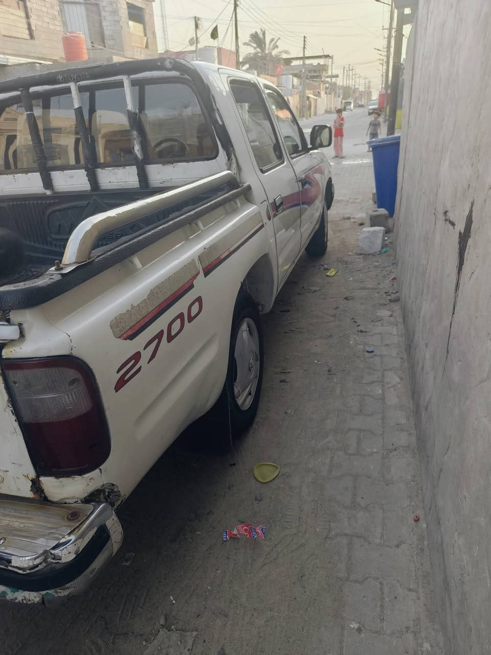 السلام عليكم بيكم تيوتا جمره موديل2001  مكفوله كير مكينه شاصي بيه ضربات قليله بلباب الوره مكفول الباقي حداديه بيدي شاده  المكان البصره السعر ٧٥ وبيه مجال قليل  الرقم ***********
