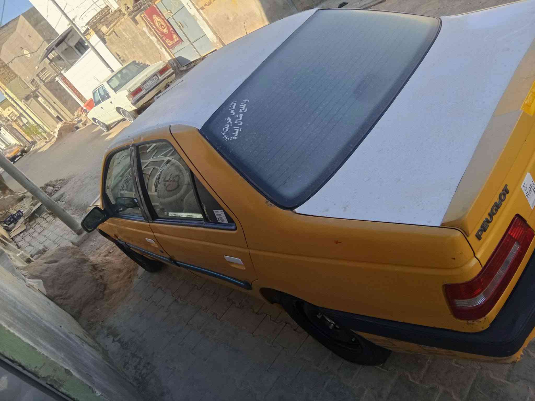 سلام عليكم بيجو 405 موديل 2016 رقم نجف 
مكفوله كفاله عامه من صربه وتبديل فقط الدوس مصلحات
كير ومكينه ع الشرط تبريد ويه سويج ثلج  
حداديه جديده مشط جديد باتري جديد تخم تاير 
غرفتها تخبل كهربائيات كله شغاله مابيها نقص گبل لشارع
ترايك وين مايعجبك 
السعر 35 وبيها مجال بسيط *********** مكاني الديوانيه

