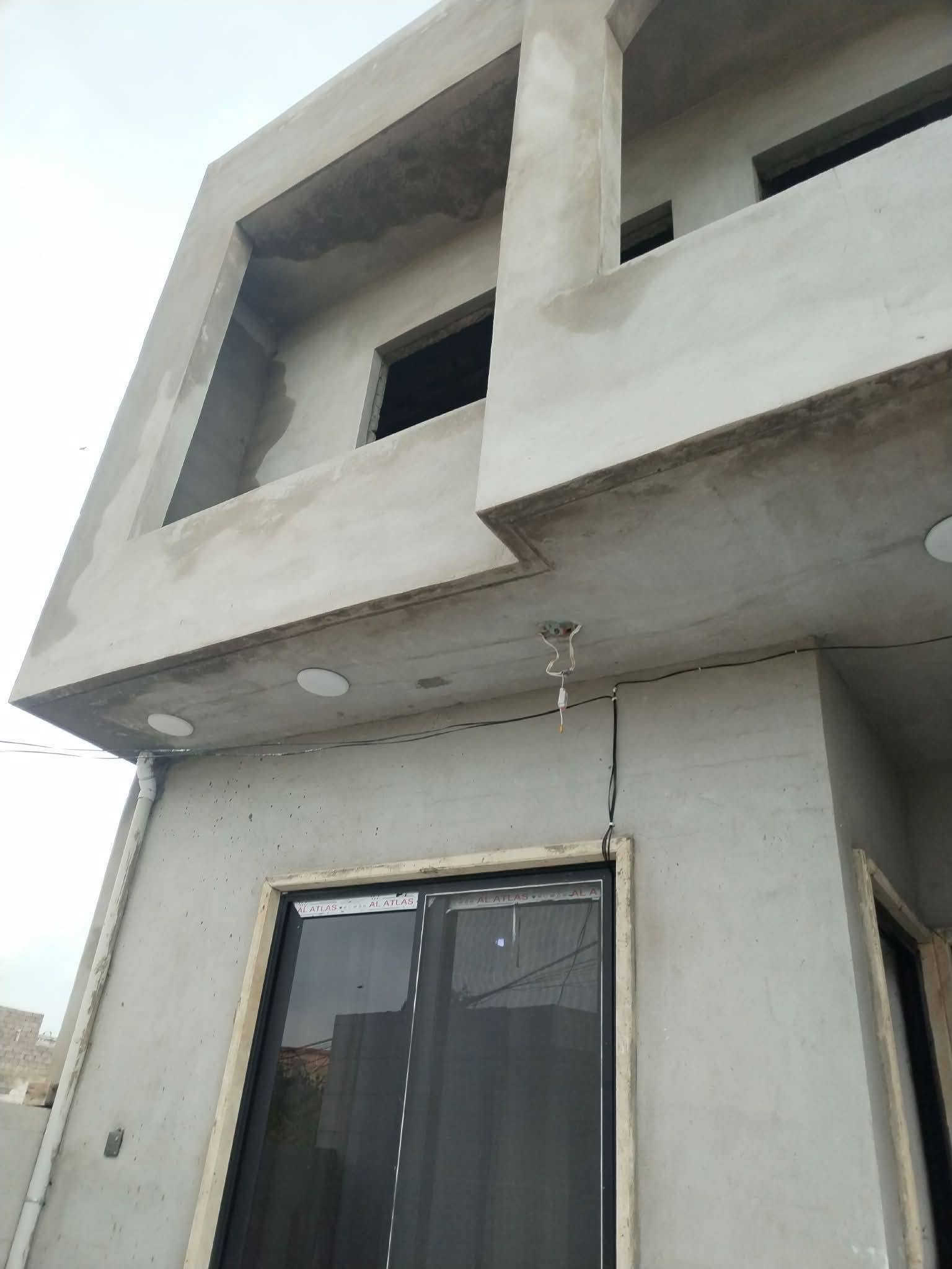 بيتين للبيع قوسيات المربع الذهبي 

مساحه الواحد 150 جبها 5 عمق 30 كامل خدمات ماي كهرب تبليط غريب 
 
كل بيت بي غرفتين نوم هول صحيات ستقبال مطبخ 

سعر الواحد 52 بي مجال بسيط للاستفسار 

***********

***********
