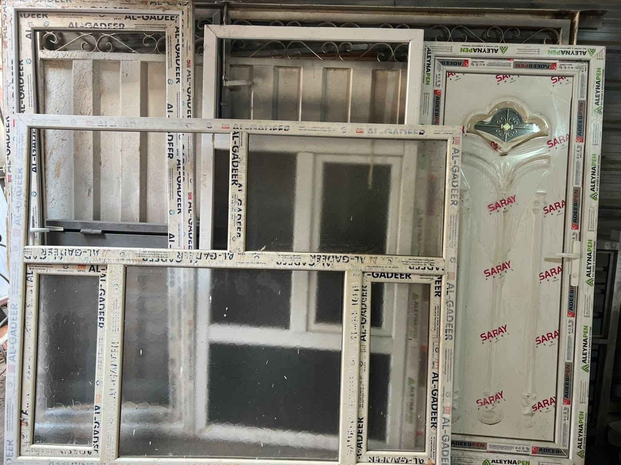 ابواب pvc وشبابيك مستعمل للبيع النجف ***********
