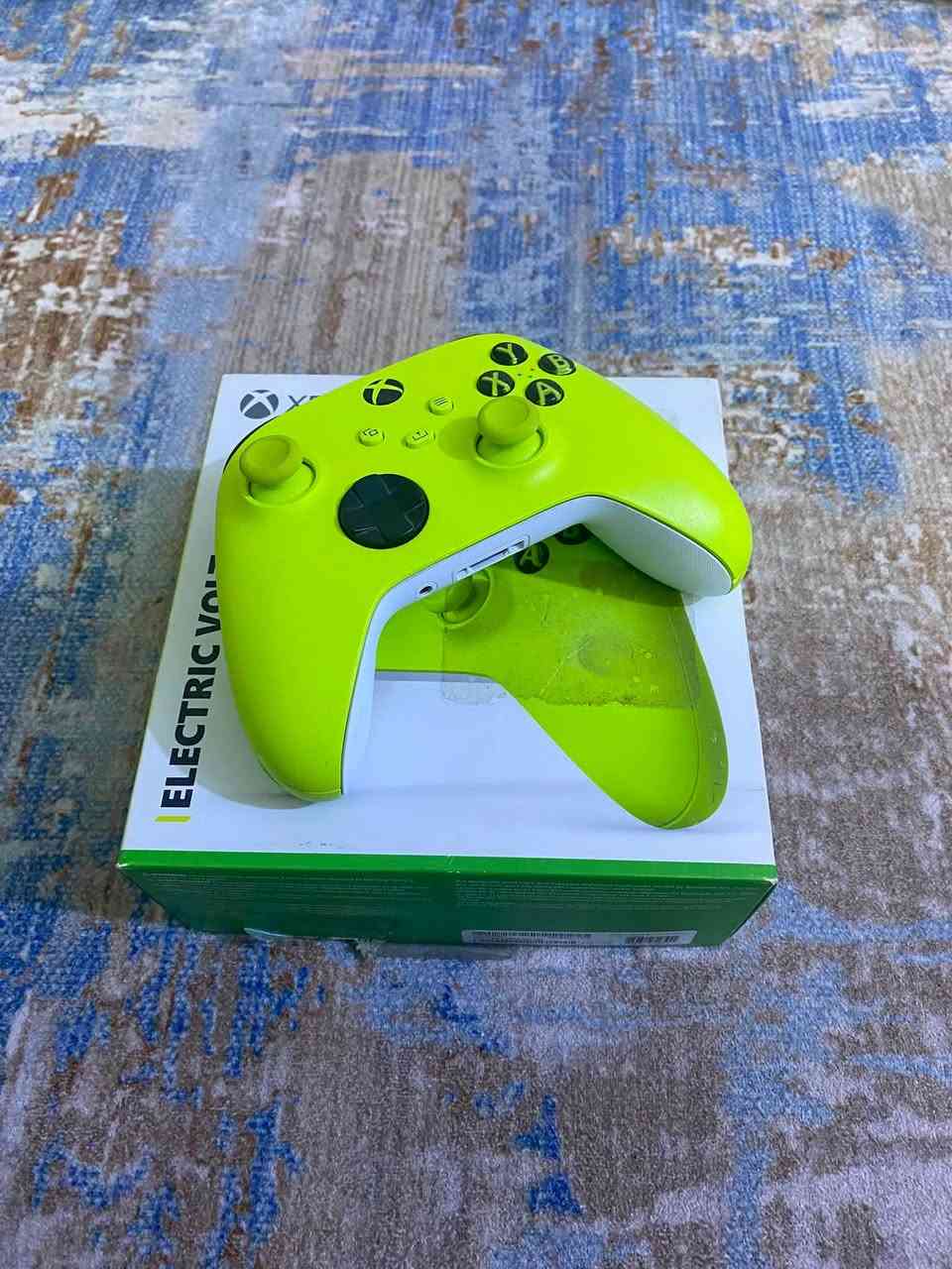 السلام عليكم
(للجادين فقط) 
للبيع 
Xbox series S 512GB اصدار 2022 ياباني
مستعمل قليل لا مفتوح و لا مسويله صيانه موجوده كل كراتينه يعني اخو الجديد
الملحقات :

١-يد اضافيه اصليه
٢-هارد خارجي 1TB
٣-ماوس و باده jertech
٤-كيبورد zonwee
٥-سماعه onikuma
٦-احساب بي لعبه ريدي ردمشن2 و ذاكرو2 و GTA5 

السعر 430.000 دينار قفل 
مكاني ديالى بعقوبه.
للاستفسار التواصل خاص او عل واتساب ***********

سبب البيع (طالب سادس)🥲
