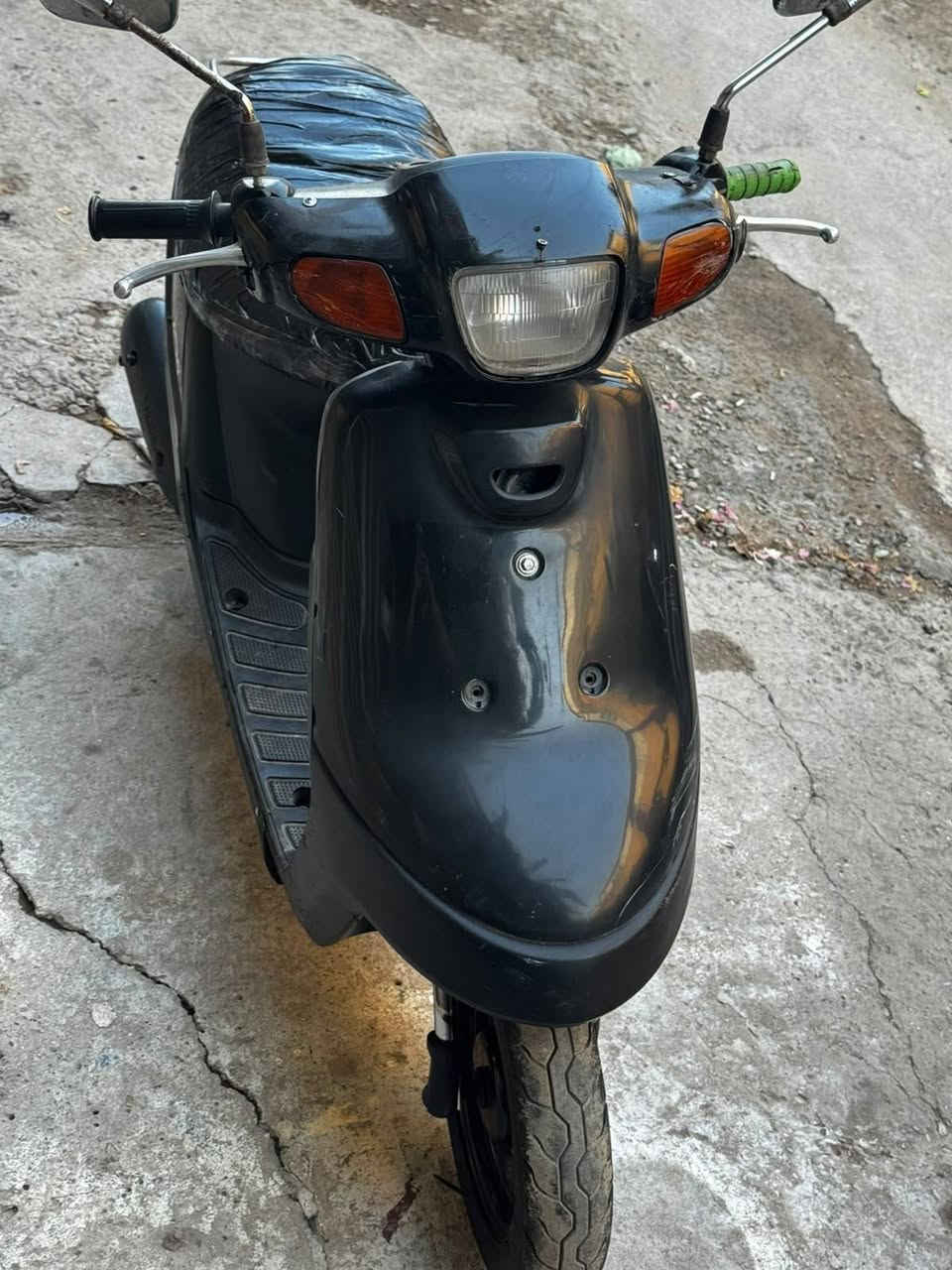 بطه قفل جنطه ما اعرف فحل نثيه كفرات بلاديه حلوه نقصها باتري تشتغل هندر بيها خرخشه بل هندر لو الراجز ما اعرف دارجه حلوه مرتبه هندر واحد تشتغل السعر 150 تطلع تراي عجبتك اهلا وسهلا ما عجبنك هم اهلا وسهلا الدراجه لصديق كلي بيعها ،، 
العنوان اعظمية السبع ابكار قرب افران جوهرة لبنان ***********.
