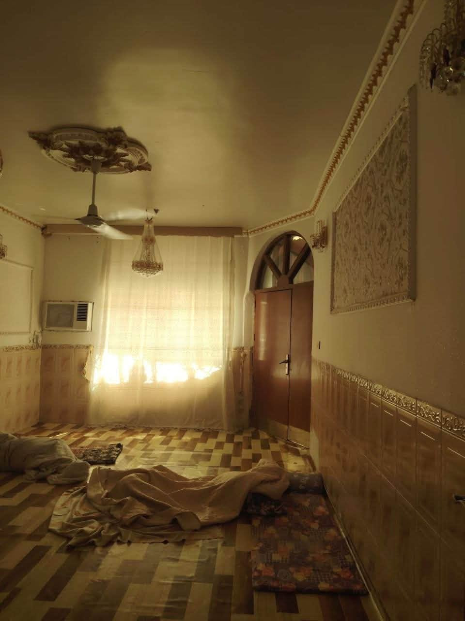 🏡 بيت للبيع – حي الشاوي
📍 الموقع: حي الشاوي (ركن)، خلف الشارع العام مباشرة.
📐 المساحة: 275 م
🛣️ عرض الشارع: 16 متر

تفاصيل العقار:
🔹 الطابق الأرضي:
غرفة
صالة
كليدور
مطبخ
صحيات داخلية وخارجية
طارمة
حديقة بمساحة 40 م
🔹 الطابق الثاني:
غرفتا نوم
سطحان
🔹 المشتمل:
غرفة كبيرة
مطبخ
صحيات
مسلك مستقل
📞 للاستفسار: *********** 

#عقارات_بابل #بيت_للبيع #حي_الشاوي #الحلة #عقار_للبيع #طابو_صرف #استثمار_عقاري #بيوت_للبيع #بابل #العراق

