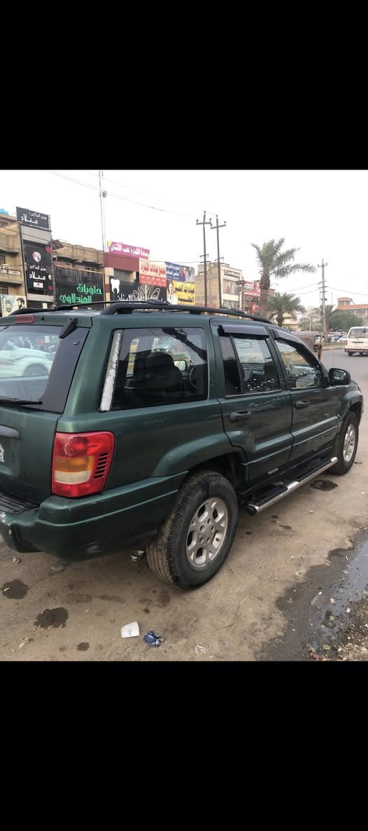 السلام عليكم  
للبيع 
جيب شيروكي موديل 2000 
السعر 55 و بيها مجال للشراي 
مكاني بغداد بسماية
للتواصل ***********
