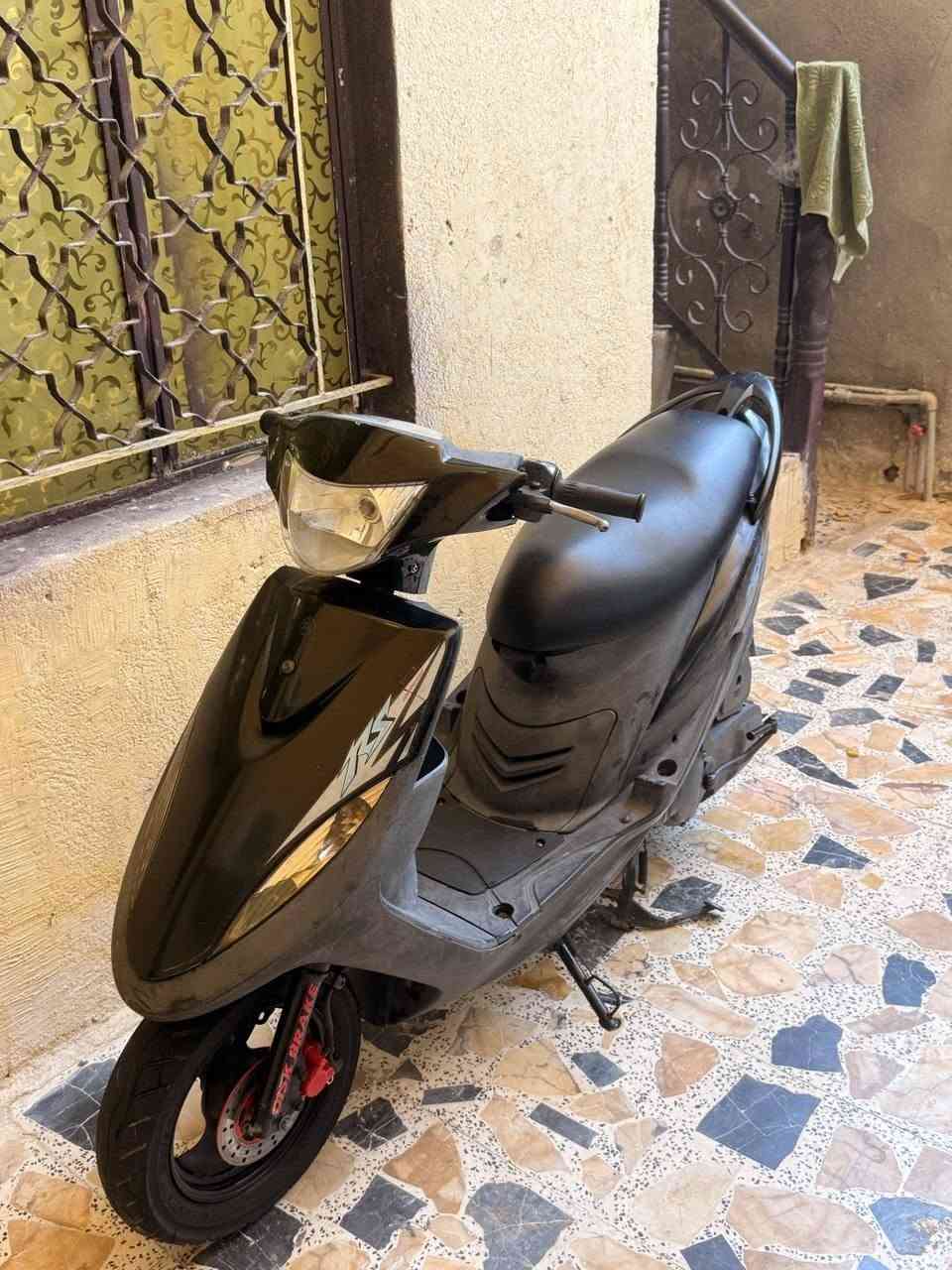 سلام عليكم دراجه للبيع نضافه فول دراجه صارله شهرين طالعه من الوكيل شراي اتصل***********

