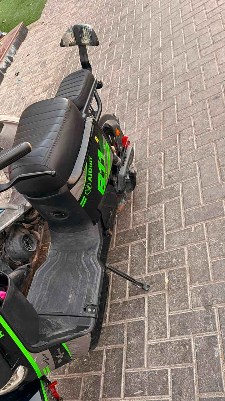 السلام عليكم دراجة شحن R11 دراجة نضيفة مامتعوبة كدامك بالصور مكاني بصره ياسين خريبط ***********
