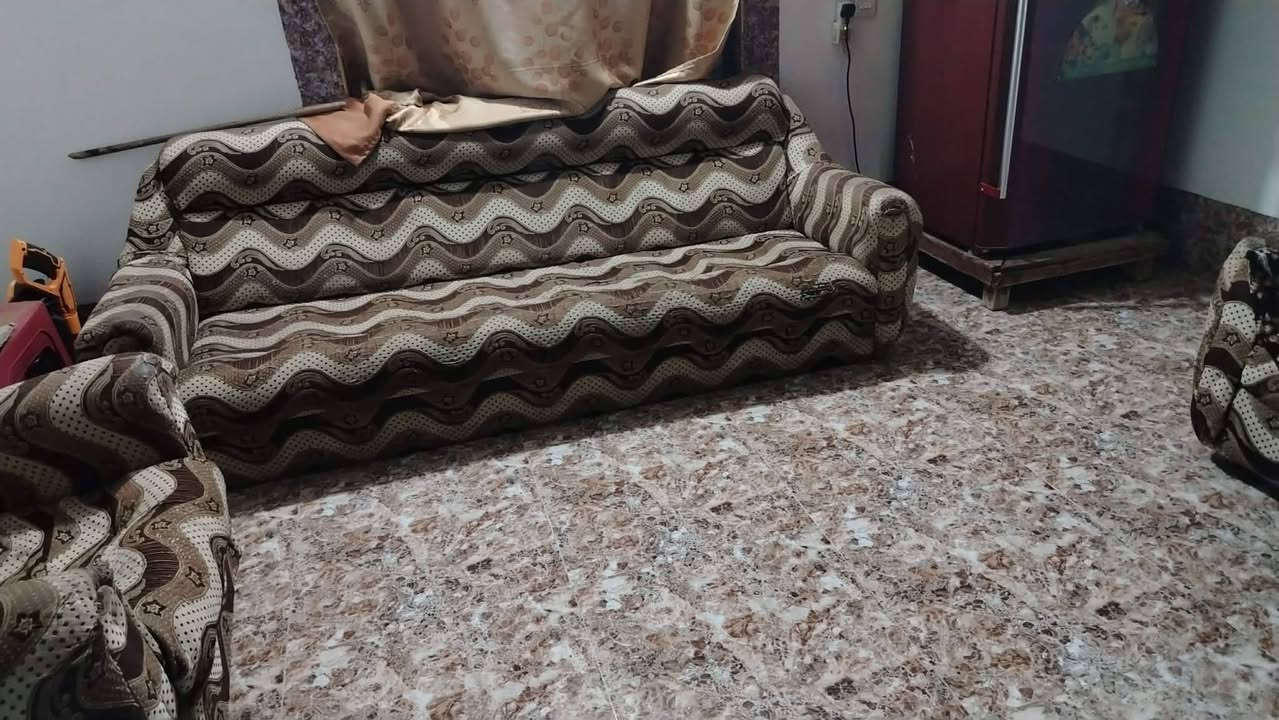 سلام عليكم مكلف ب النشر طاخم قنافه للبيع السعر 50.)    ***********
