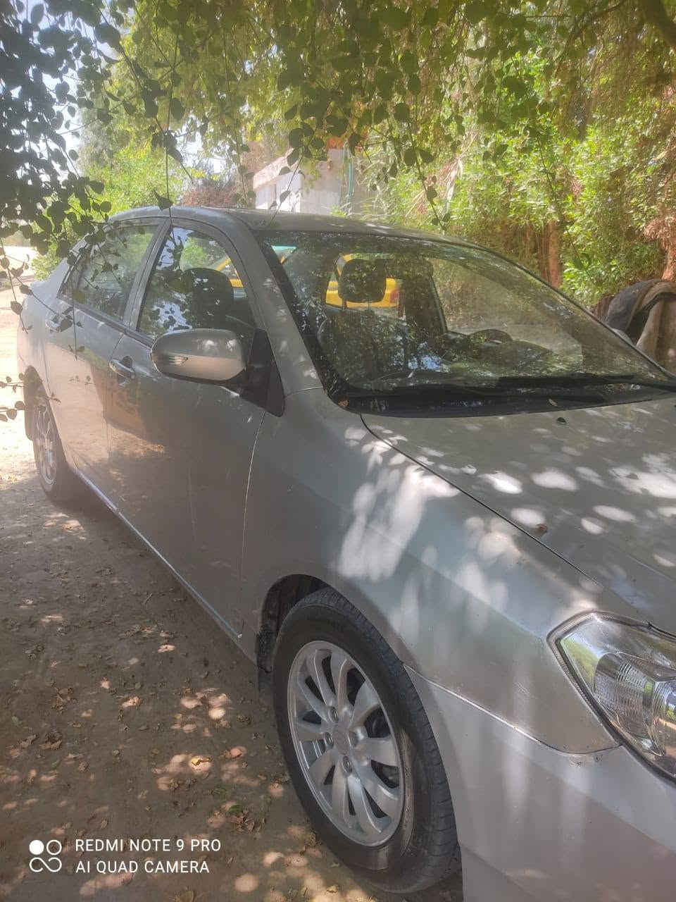 BYd للبيع موديل 13 
سياره نشطه كفاله محرك وكير 
بصمه 
تبريد 
كشنات جلد 
بيها قطعتين بس 
بيها جراد قليل شويه بالقماره 
حداديه زينه 
سياره حلوه مال تكسي عائليه... 
سعر ٣٧ رقم واسط... راعيها بكربلاء... مكاني كربلاء كنطرة سلام 
***********

نص مكتوب في الصور:
- REDMI NOTE 9 PRO AI QUAD CAMERA