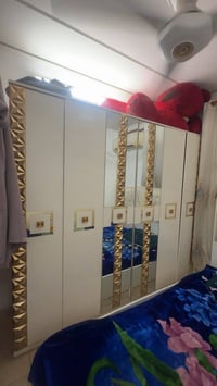 نضيفه مابيها ضرر بس جربايه شي قليل كنتور نضيف 6 بيبان  بدون دوشك 07724...