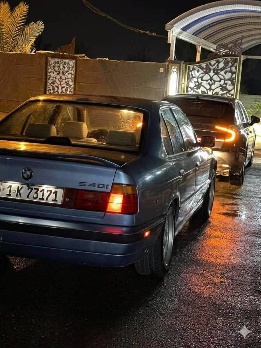 سياره bmw 525 سته سلندر منضومه غاز
كير عادي ومحرك شرط
تبريد وي سويج 
كشنات كهرباء
تجوات راس كهرباء 
صبغ عام فقط 
بدون ضربه 
موديل 1989 بجم عريض محدث 90 
كزوز رياضي 
شاشه وكامره
***********
