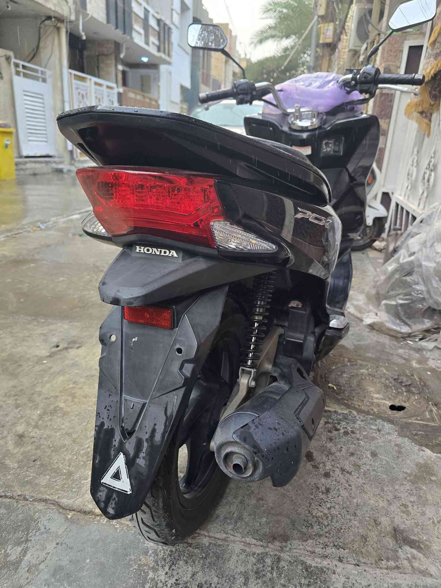 هوندا bcx ياباني أصلي
حجم المكينه 125cc جدا اقتصاديه 
السعر 16 
مكاني بغداد  قرب جامع النداء
***********
