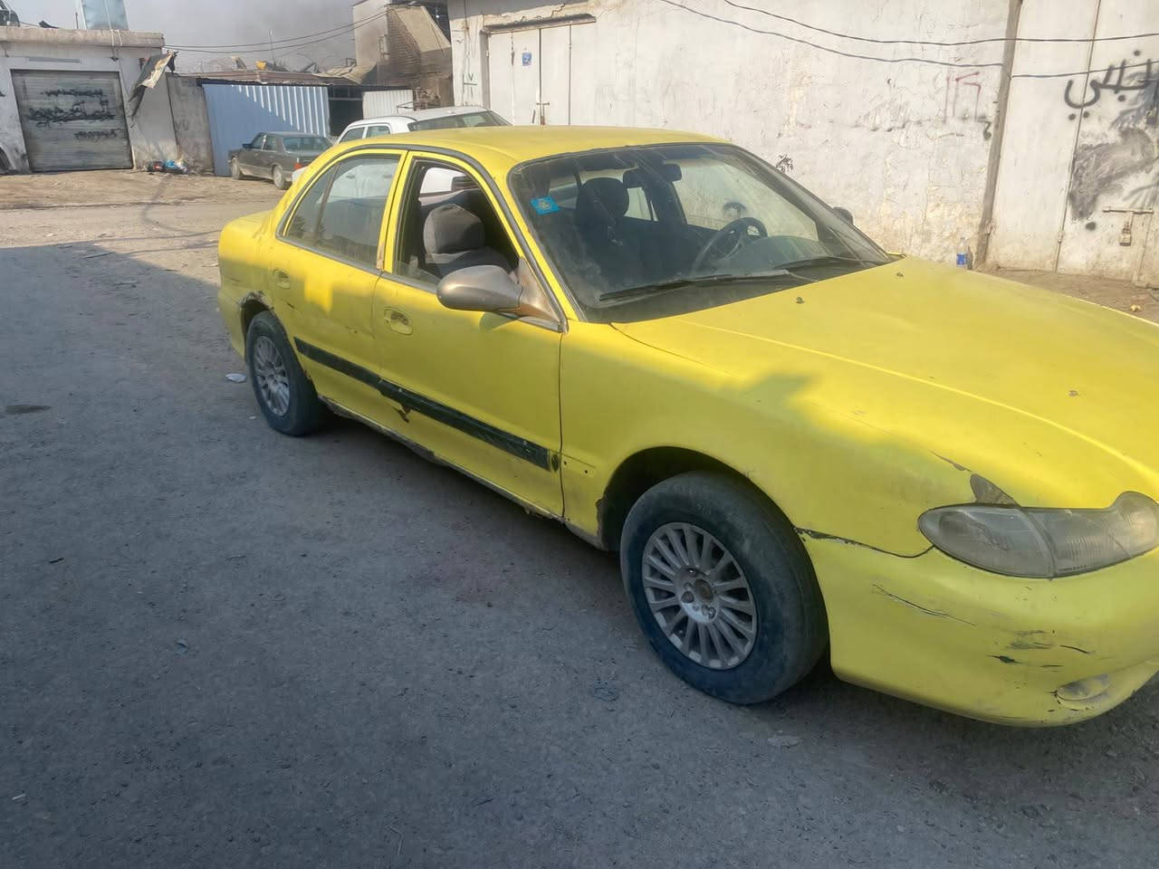 السلام عليكم سوناتا موديل 2000 سنويه لل30بسمي كير محرك تمام الباقي شوف العين سياره تعمير سعرهة 19ورقه و بيهة مجال للشراي مكاني سامراء ***********
