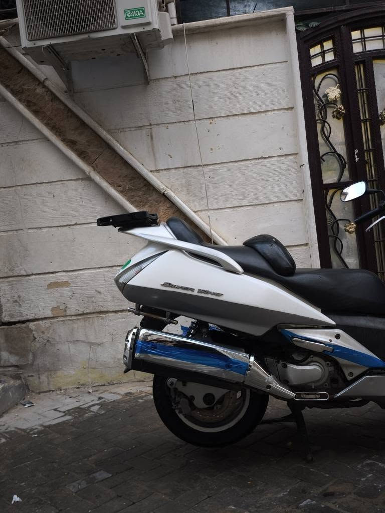 سلفر ونج 600
دراجه كلش نضيفه
سويجين ماشيه60الاف فقط
دراجه بيها مكينه هاون شرط بطناش يلا تحرك
دراجه نضافه الي بالك مكينه كفالة بلاديه بيضه
برغي نقص مابيها وعلى وضع البلاد 
شرط معدل جوه ال180وتجي وتشوف بعينك 
دراجه كلش حلوة ونضيفه بلعافية على الياخذها
((سعرها مناسب))  ((مكاني بغداد المدينه)) 
تفاصيل اكثر خاص او اتصال ((***********)) بغداد, العراق
