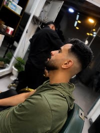 كل زبون عندي أله ستايله الخاص هدفي مو أقص شعر ،هدفي أخليك تطلع بأفضل إ...