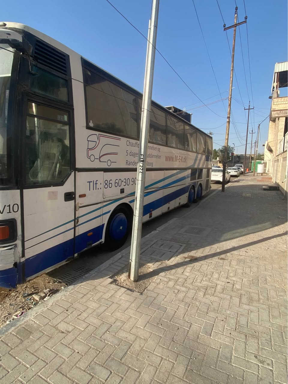 سلام عليكم سياره منشاه تسعينيه  سياره جاهزه من كلشي من مكينه كير حداديه تخم تايرات جديده سياره اي نقص ما بيهه الستفسار تصال عله رقم  مكلف بل نشر مكان سياره بصره *********** البصرة, العراق

