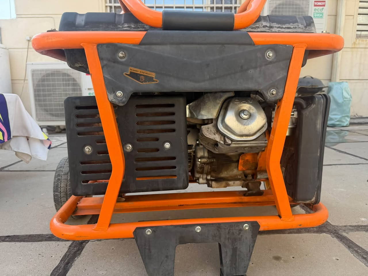 السلام عليكم اخوان مولدة بانزين فيكونتي 5.5 kva أمبير 23 نظافة 90 بالمية سعره 375 الف عنواني بغداد اليرموك ***********
