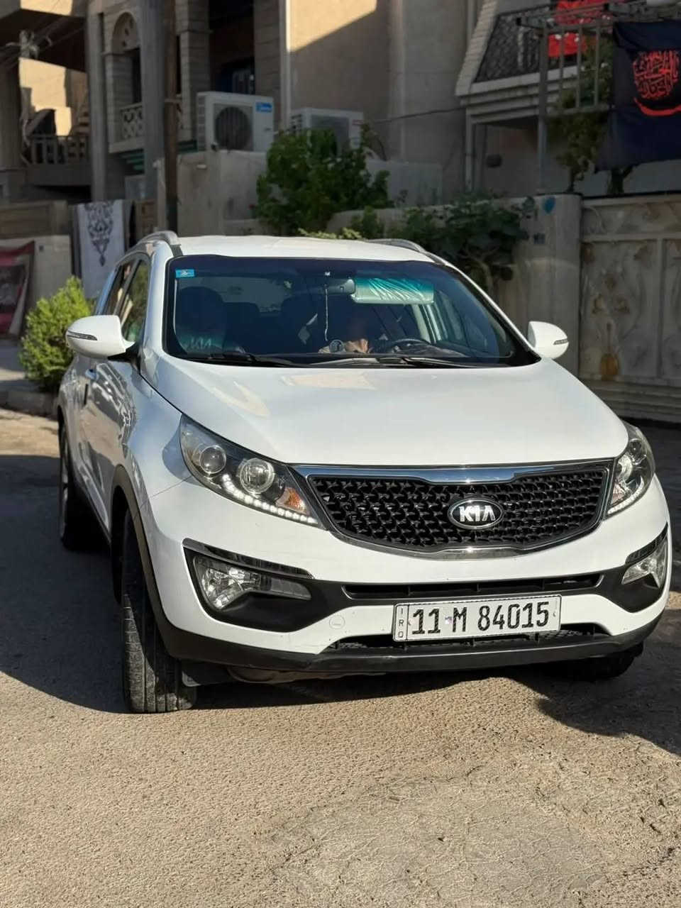 كيا سبورتج 2016 للبيع
المواصفات: [خليجي / سويج ]
المحرك: [2000 GDl]
الماشي: 100006كم 
الحالة: مكفولة من الصبغ،  بيها بارد محرك وكير وتبريد بشرط الفحص، جاهزة من كلشي.
الرقم والسنوية: رقم [بغداد ]، سنوية جديدة وتحويل مباشر.
السعر: [ا143 ورقه ] (قابل للتفاوض)
المكان: [بغداد / البلديات ]
للتواصل: [***********] اتصال او واتس اب.
