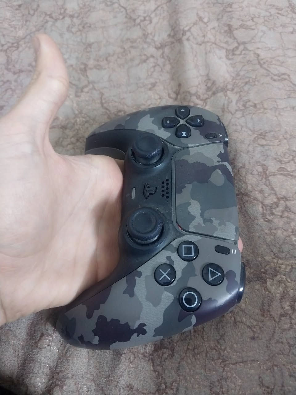 بلي 5 سلم ، وأن تيرا ، أوربي الأفضل، كامل ملحقات ، جوستكات ثنين 🎮، تلاث أقراص، نظيف جدا صارله عندي كم شهر فقط 
السعر : 850 وبي مجال ✨️ 
الرقم والواتساب🪡: ***********
العنوان 🎗: الشعله- الرحمانيه 
للاستفسار راسلني خاص
