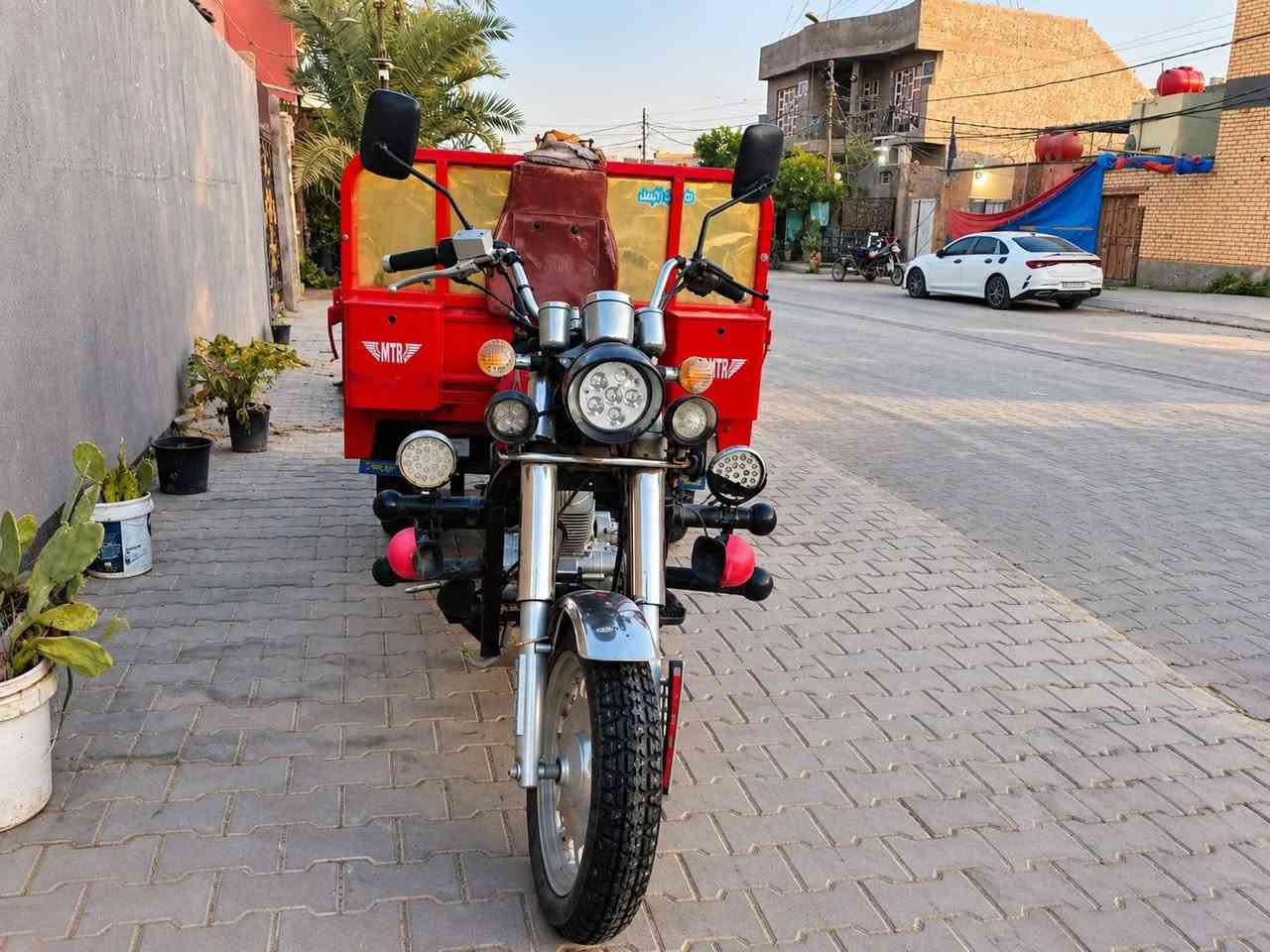 السلام عليكم ورحمة الله
ستوتة MTR أصلية للبيع، نظيفة جداً وجاهزة للشغل.
المحرك: 150cc بلادي، تبريد هواء، عزم ونشاط ممتاز.
الموديل: 2021.
الأوراق: سنوية أصولية (مشروع وطني / النجف الأشرف) نافذة لغاية شهر 8 سنة 2028.
المكان: النجف الأشرف. ناحيه الحيرة فلكه الحيرة مقابيل الحديقة.
السعر: 3,800,000 (وبيها مجال قليل للشراي الطيب).
قليل التواجد على الفيس، للتواصل والاستفسار الاتصال على الرقم: [***********]
