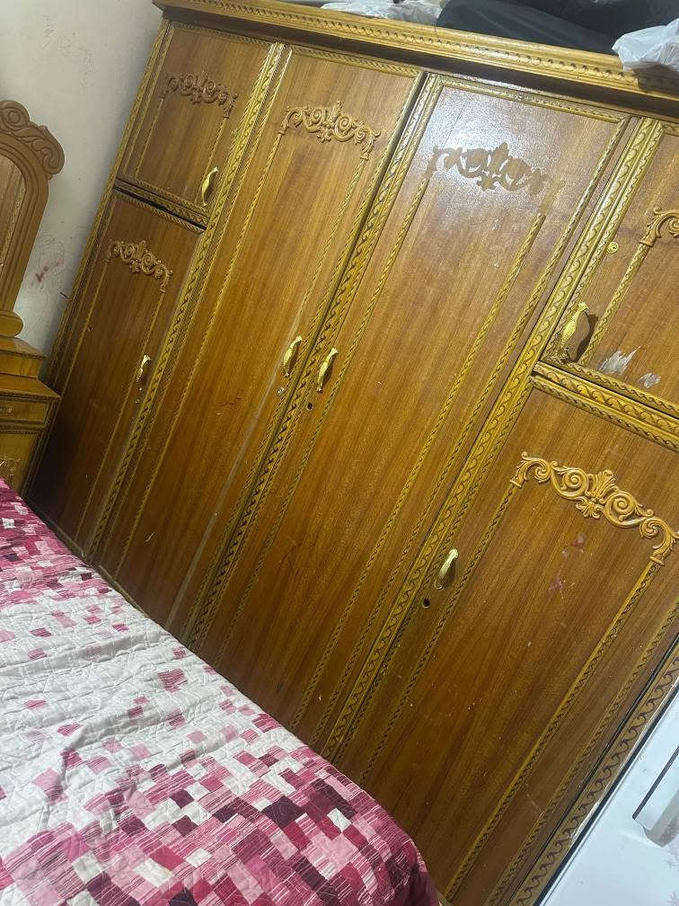 تخم 10 مقاعد ب250 وديوان 4 مترات ب150 وكنتور ب100 مكاني بغداد ام الكبر والغزلان قريب على تقاطع الكياره للاستفسارالاتصال على الرقم..*********** بغداد, العراق
