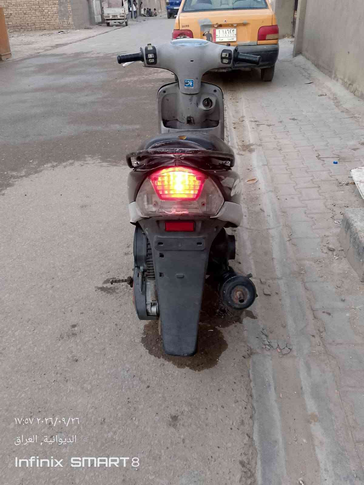 السلام عليكم دراجه للبيع على وضع الشركه مكينه بها خيط بخار كهربائيات شغاله كفرات بلاديه مكاني ديوانيه الاتصال على هذا الرقم ***********

نص مكتوب في الصور:
- 17:56 ٢٠٢٦/٠٩/٢٦
- الديوانية, العراق
- Infinix SMART 8
- ١٧:٥٦ ٢٠٢٦/٠٩/٢٦
- الديوانية، العراق
- 17:56 2026/09/26
- ١٧:٥٧ ٢٠٢٦/٠٩/٢٦