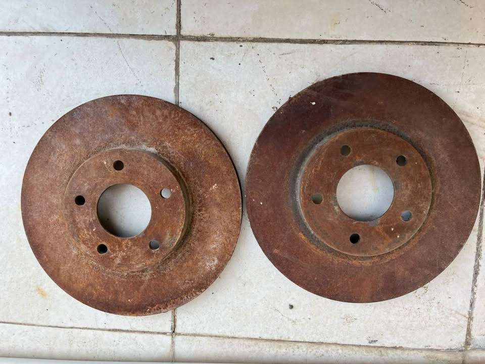 محرك C200 امريكي 4 سلندر للبيع
بي تنقيص دهن فقط بدون تبخير مع فلنجات عدد 2 مع دبلات عدد 2 كامل مع السبرنك للاستفسار 

***********
