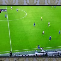 شاشة ماركة Zoom حجم 65 4k Ultra HD مستعملة نظيفة جدا نظام اندرويد تشغل...