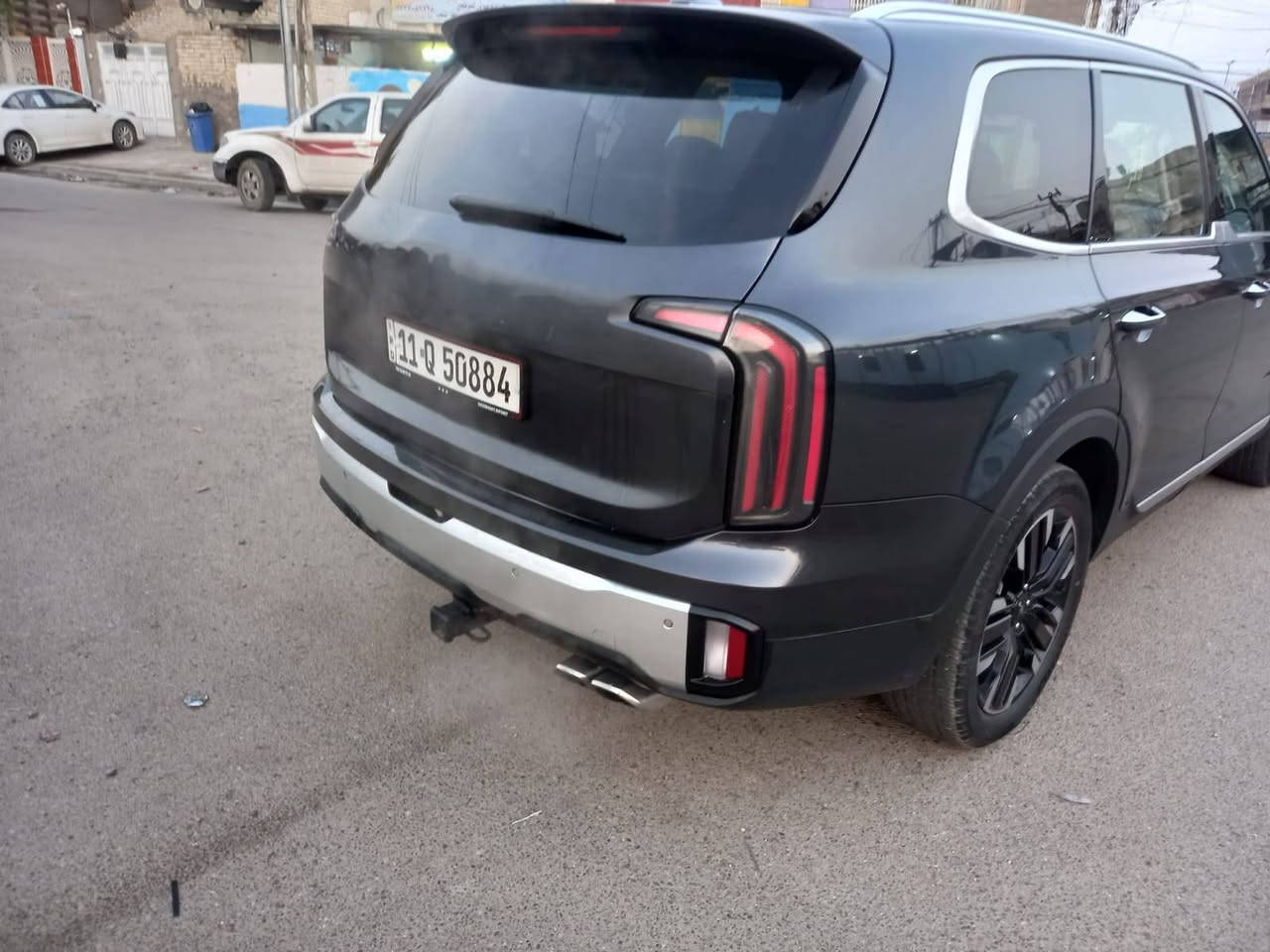 السلام عليكم كيا تلورايد 2023 برستيج اعلى فئه بالتلورايد وارد امريكي ضرر خلفي بالجنطه كما موضح بالصور
مواصفات السياره:
كشنات منفصل
داخل ابيض
اربع كامرات اربع رادارات
تحديد مسار 
صندوك كهرباء
بانوراما
شاشه متصل 
تبريد شاشه
كشنات تدفئه تبريد 
اربع وضعيات قياده 
كشن السائق مساج وخزن 
لد داخلي متغير الالوان 
ماشيه 24 ميل
السعر 32,000$
*********** بغداد, العراق
