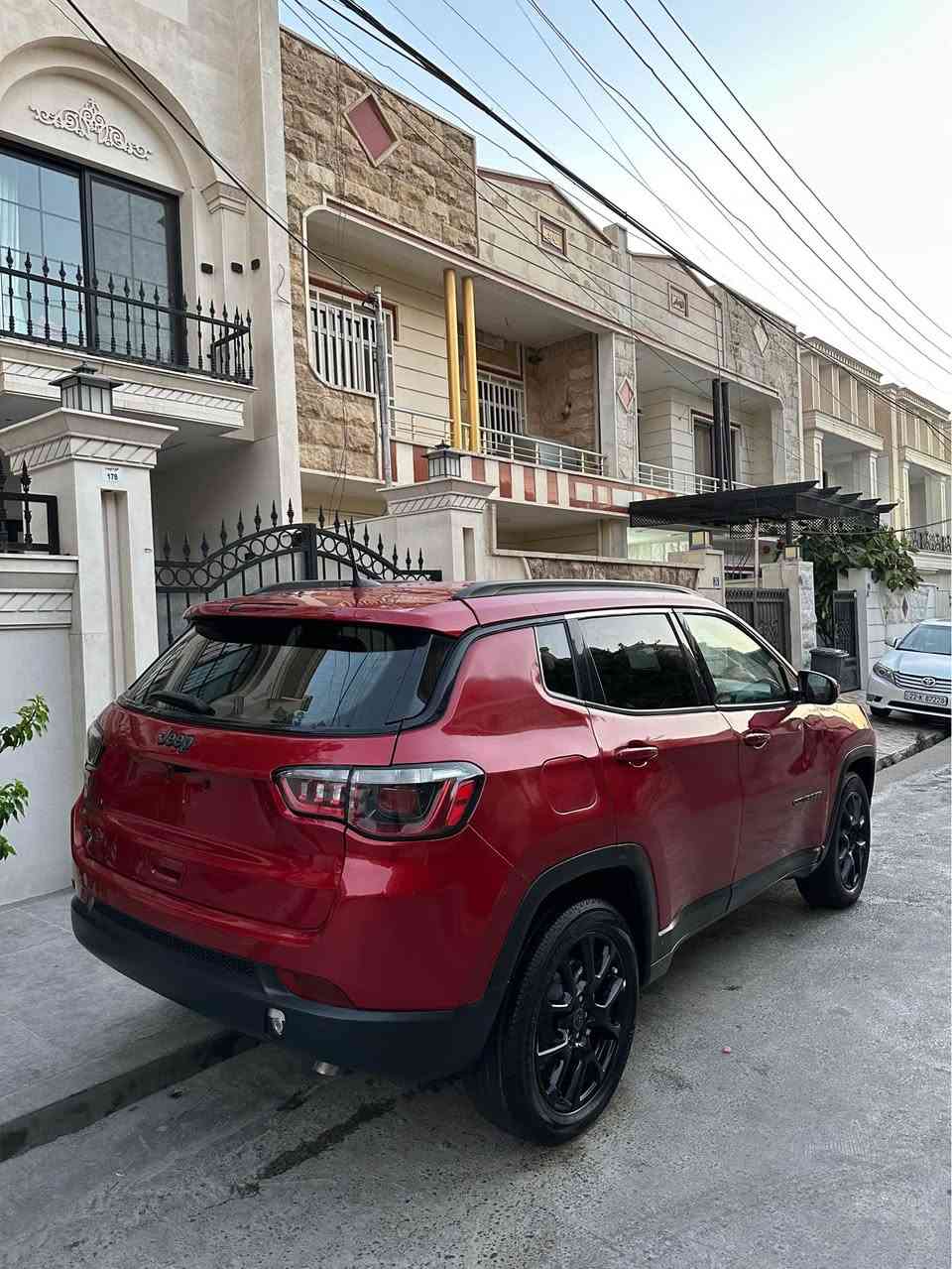 جيب 2025 أخت صفر ماشيه 12 الف فقط
سعر 95 بيع مستعجل
***********
شكل حديث فول مواصفات عدا فتحة شاشه كبير بصمة و شغال عند بعد و دخول ذكي محرك 4 سلندر حجم 2.0 تيربوو كيج إلكتروني ديجيتال كشنات جلدو تدفئة و جلد و ستيرن تدفئة مكانات بيهه صبغ  بس اني أبيعها حزام صبغ بجم و خلفي كبس بدون دواخل سياره جديدة مابيهه مصروف دولار دخول جديد اليوم وصلت دفع رباعي 4/4 امامي و خلفي كامل عدسة و زينون led  هيكل كامل رادار اوتو ستوب و اوتو هولد و قيادة ذاتية و بعد بيهه هوايه مواصفات سياره رقم كاتي تترقم شمالي فقط مكانها أربيل أربيل, العراق
