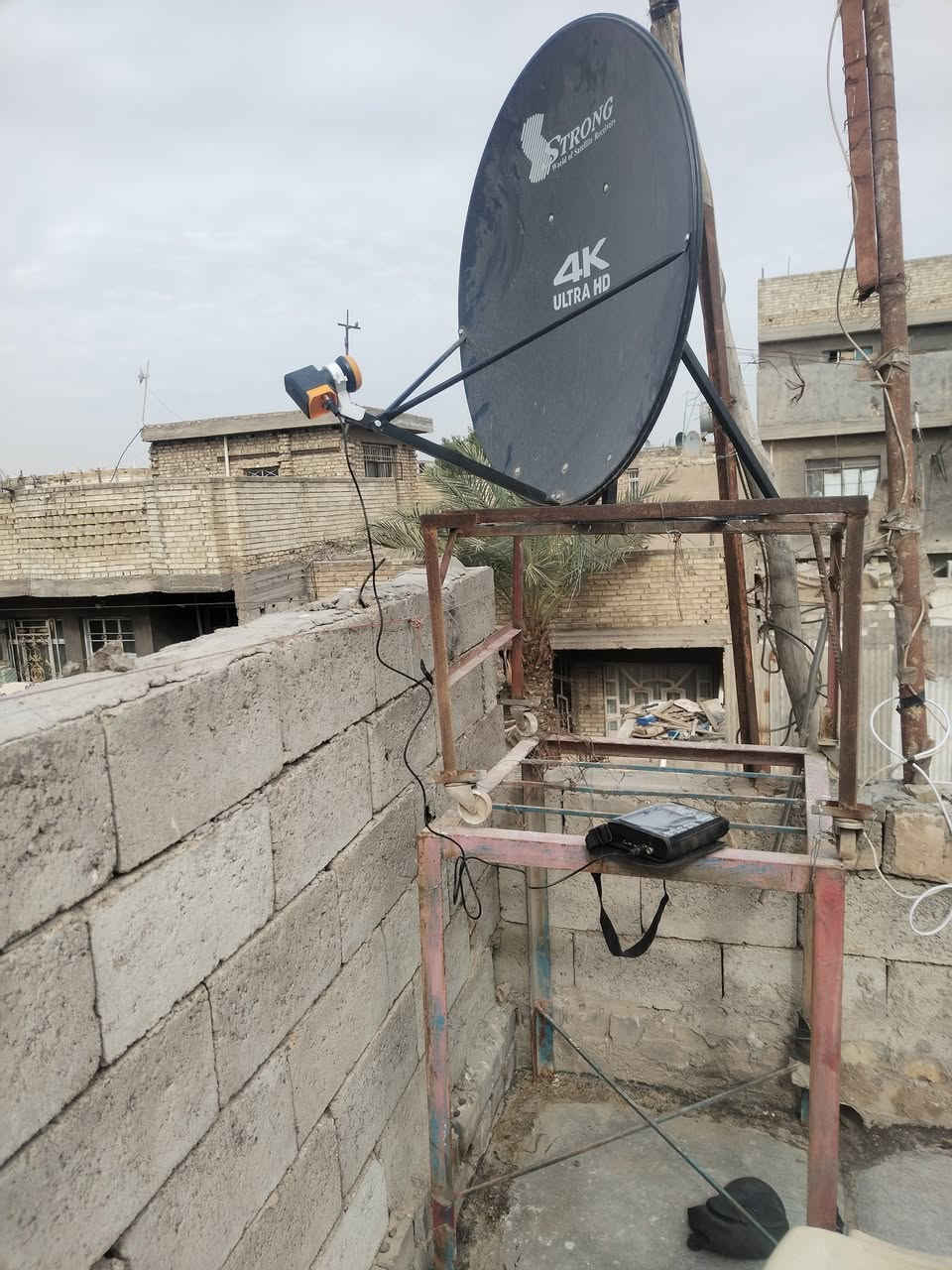 تنصيب الستلايت 
تثبيت البلازمه 
وبعث القنوات 
                    ***********
