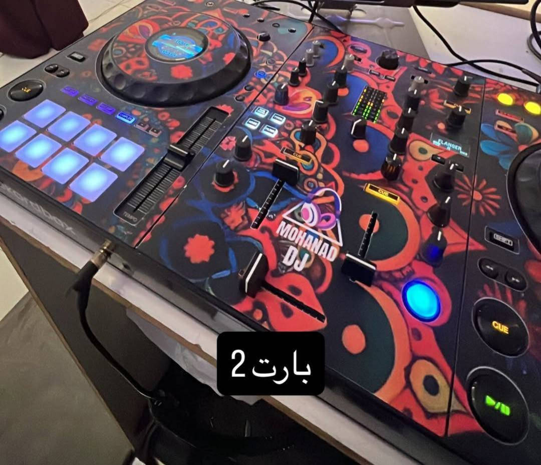 سكراش بايونيرddj-800 نضافه ٩٥٪ سوكتات موجودات موجود ثنين فيش وكزلر  وشاحنه وكيبل توصيل للحاسبه حتى الكارتونه موجوده  وموجود جنطه ويا هم اصليه  السعر ١١ورقه قفل قفل واذا بدون جنطه ب١٠ورقات ***********
