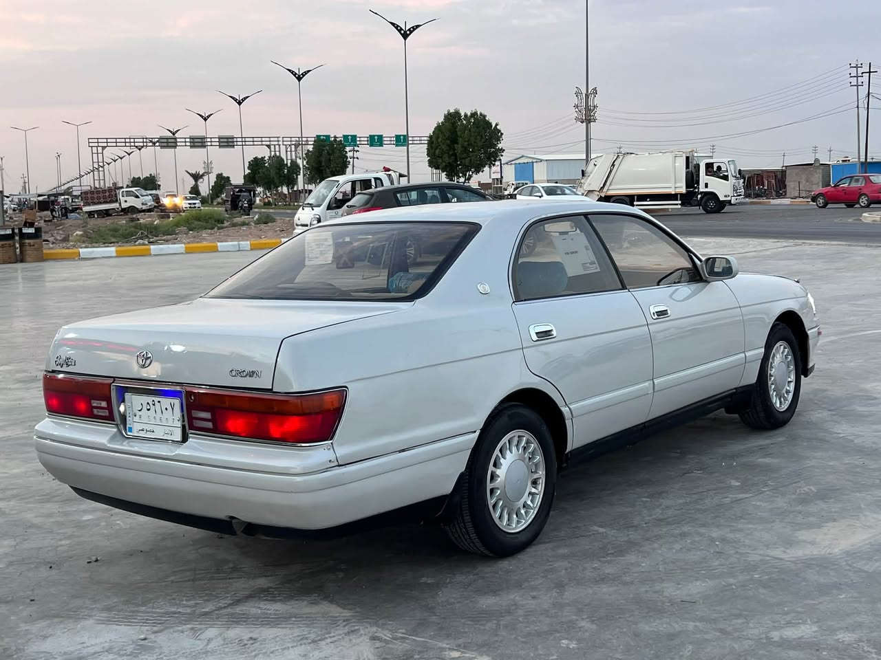 السلام عليكم اخوان 🤍
تيوتا كراون بطه موديل (1994) 
مكفوله من الكص والكلبه والنقل جثه العيب الشرعي رقم انبار تحويل مباشر سنويه ما نافذه 2027 تخم تاير جديد تخم ويل جديد شاشه لمس تاب سستم صوت كامل تبريد ثلج 🧊 حداديه جديده مكينه وكير خير من الله بطه ديلكو 2500 مصبوغه عام للجماليه اثر جراد كهربائيات كلهه شغاله لايت زنون اصلي ثلجي دواخل جدا نضيفه بطاين أبواب جدد كشنات جدد 
السعر 57 وبيه مجال 
العنوان ( واسط الكوت مركز المدينه ) 
رقم الهاتف ***********
