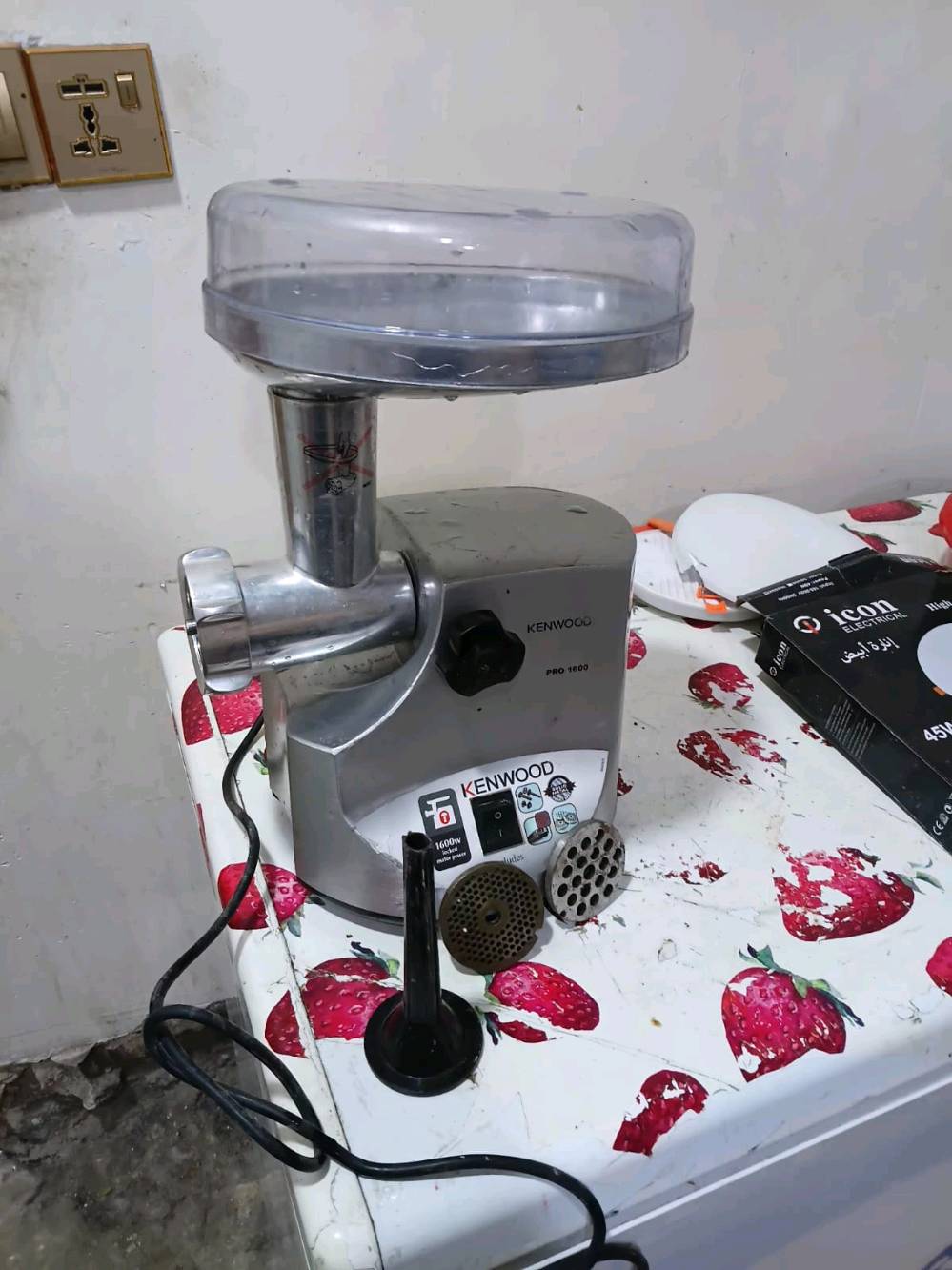 مثرامة للبيع
هلا بيكم، شنو موديل المثرامة بالضبط؟ وهل هي أصلية لو تقليد؟: 
اصلية
حالتها شلون؟ شغالة زين وما بيها صوت أو عطل أو كسور؟: 
نظيف
السعر شكد؟ وبيّه مجال للتفاوض لو نهائي؟: 
٥٠٠٠٠