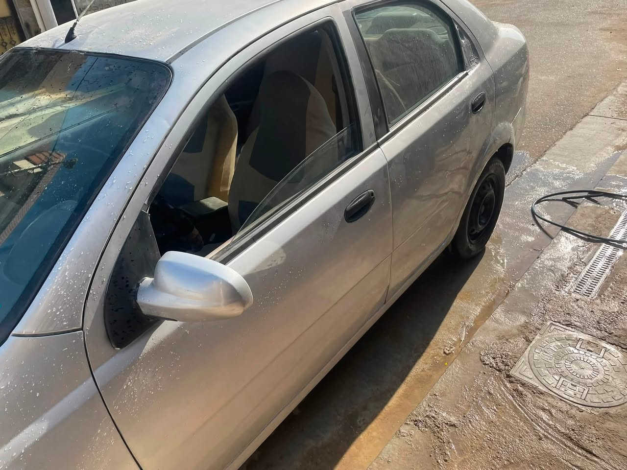 افيو 2006اوتو مكفوله من الضربه
مصبوغه حزام لجماليه كير محرك 
حداديه تبريد تخم تاير جاهزه من كلشي 
السعر ٤١وبيها مجال لاتصال ***********
