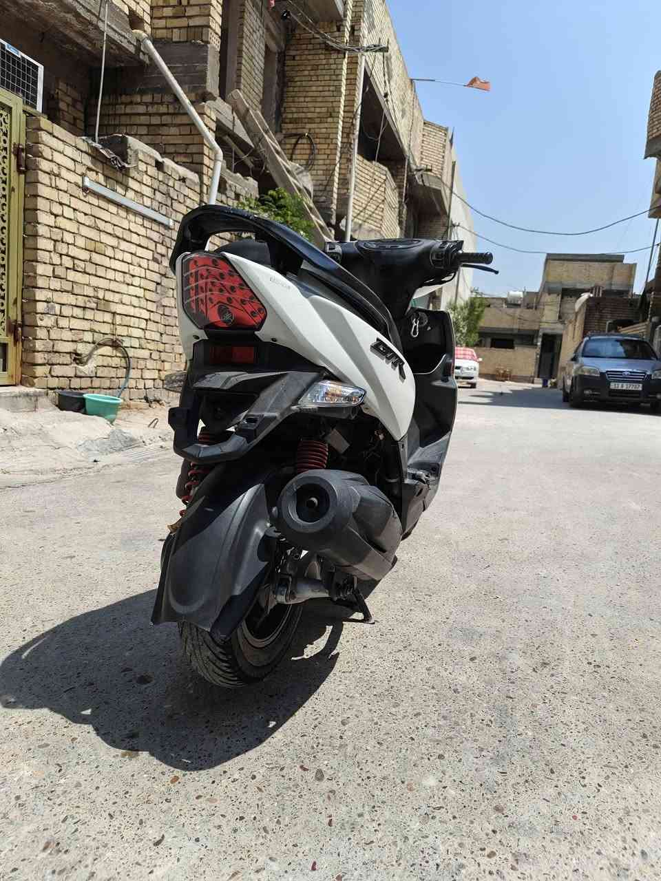 السلام عليكم دراجه جيتي أر مكفوله كفاله عام الكفرات ولسواد كله ختم ويا المكينه الدراجه جاهزه قفل ستيرن قفل جنطه قفل بانزين كله شغال كلشي مبيه 
بس عندك الشاشه ضعيفه تصلح ب 25 
مكاني الغزاليه الخطيب الزراعي 
الاتصال: ***********
سعر مليون و250
