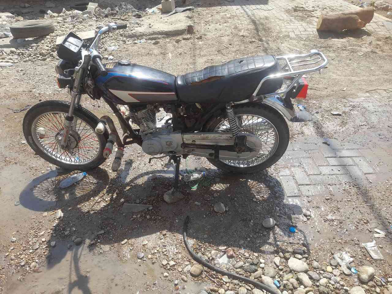 السلام عليكم للبيع تايكر اربعه كير موديل 24 شغال كلشي مابي. شلعه معدل فوول سعر 275 بي مجال حك جيه للاستفسار اتصل ***********
