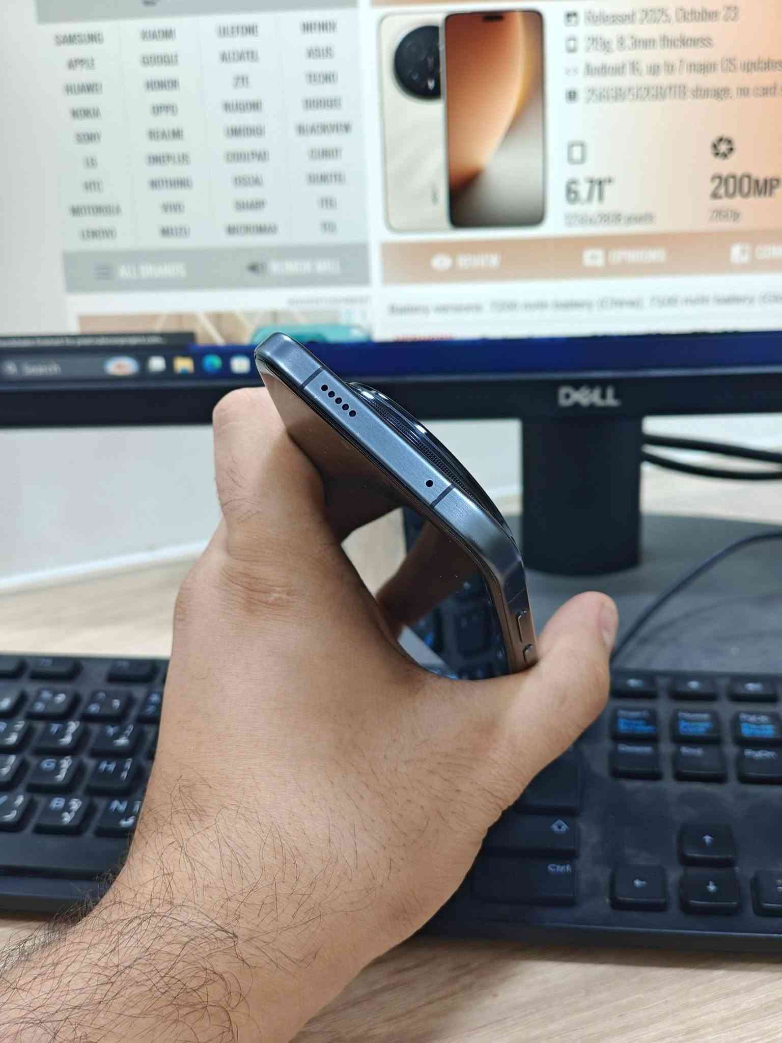 سلام عليكم
للبيع او المراوس 
هونر ماجك 8 برو 
مواصفاته معروفه 
512/12
نظافة 99% 
كامل ملحقات 
السعر 1125 وبي مجال للشراي 
مكاني نجف توصيل متوفر 
***********

نص مكتوب في الصور:
- PHONE FINDER SAMSUNG APPLE HUAWEI NOKIA SONY LG HTC MOTOROLA LENOVO XIAOMI GOOGLE HONOR OPPO REALME ONEPLUS NOTHING VIVO MEIZU ULEFONE ALCATEL ZTE RUGONE UMIDIGI COOLPAD OSCAL SHARP MICROMAX INFINIX ASUS TECNO DOOGEE BLACKVIEW CUBOT OUKITEL ITEL ALL BRANDS Honor Magic8 Pro Released 2025, October 23 219g, 8.3mm thickness Android 16, up to 7 major OS updates 256GB/512GB/1TB storage, no card slot 6.71" 1256x2800 pixels 200MP 2160p OPINIONS COM 7100 mAh battery (Gl Search
- SAMSUNG APPLE HUAWEI NOKIA SONY LG HTC MOTOROLA LENOVO XIAOMI GOOGLE HONOR OPPO REALME ONEPLUS NOTHING VIVO MEIZU ULEFONE ALCATEL ZTE RUGONE UMIDIGI COOLPAD OSCAL SHARP MICROMAX INFINIX ASUS TECNO DOOGEE BLACKVIEW CUBOT OUKITEL ITEL TCL ALL BRANDS RUMOR MILL ADVERTISEMENT REVIEW OPINIONS COMPARE Released 2025, October 23 219g, 8.3mm thickness Android 16, up to 7 major OS updates 256GB/512GB/1TB storage, no card slot 6.71" 1256x2808 pixels 200MP 2160p Battery versions: 7200 mAh battery (China); 7100 mAh battery (Global); 627